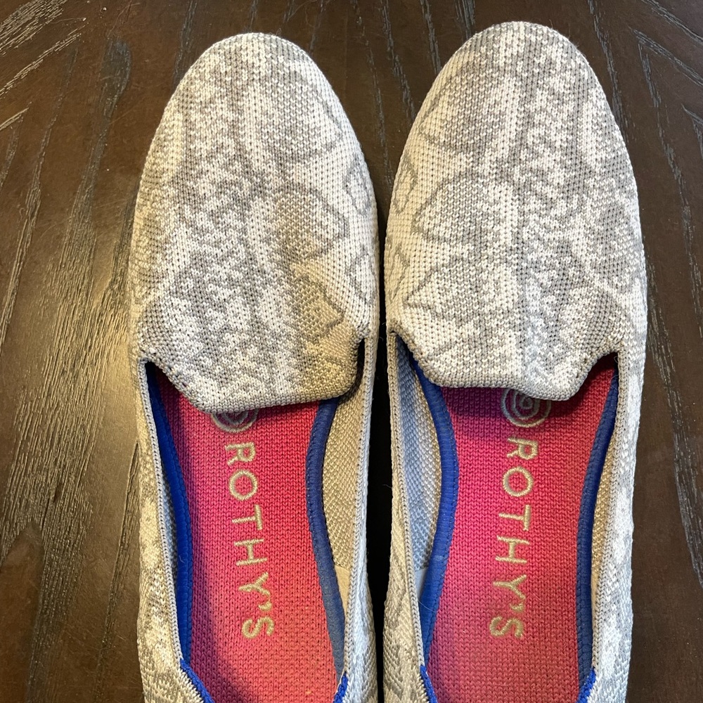 Rothy’s grey snakeskin loafer size 6
